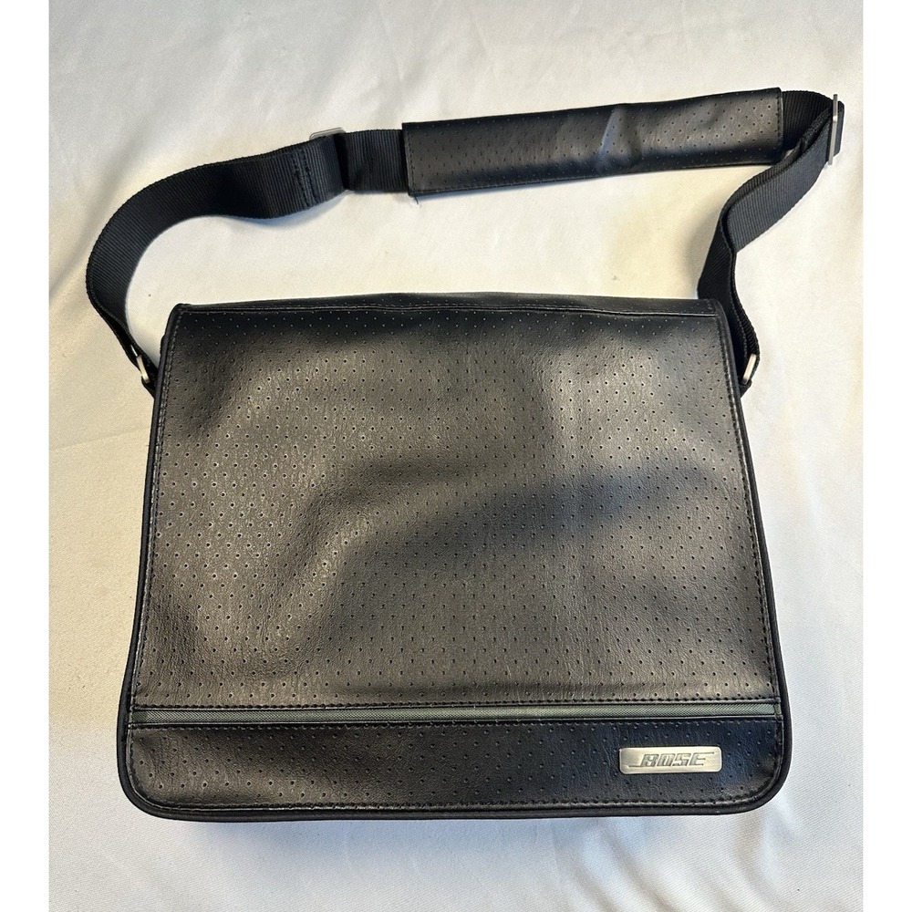 Bose Black Messenger Bag Adjustable Shoulder Strap Pockets Medium